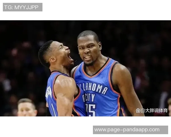 火箭官方晒亚当斯与杜兰特亲密合照威少点赞引发重回传闻 火箭官方晒亚当斯与杜兰特亲密合照威少点赞引发重回传闻