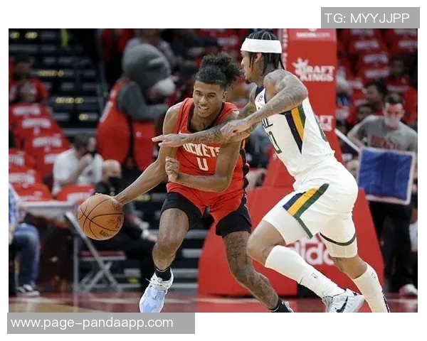 布克赞杰伦格林潜力无限称其进攻风格极具侵略性 布克赞杰伦格林潜力无限称其进攻风格极具侵略性