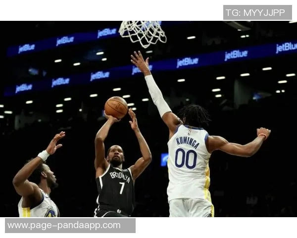 次节未得分三分火力全开半场表现抢眼拿下15分4板3助 次节未得分三分火力全开半场表现抢眼拿下15分4板3助